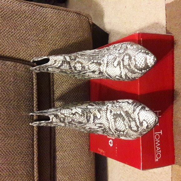 Bucco Snake Print Boots - Picture 1 of 5